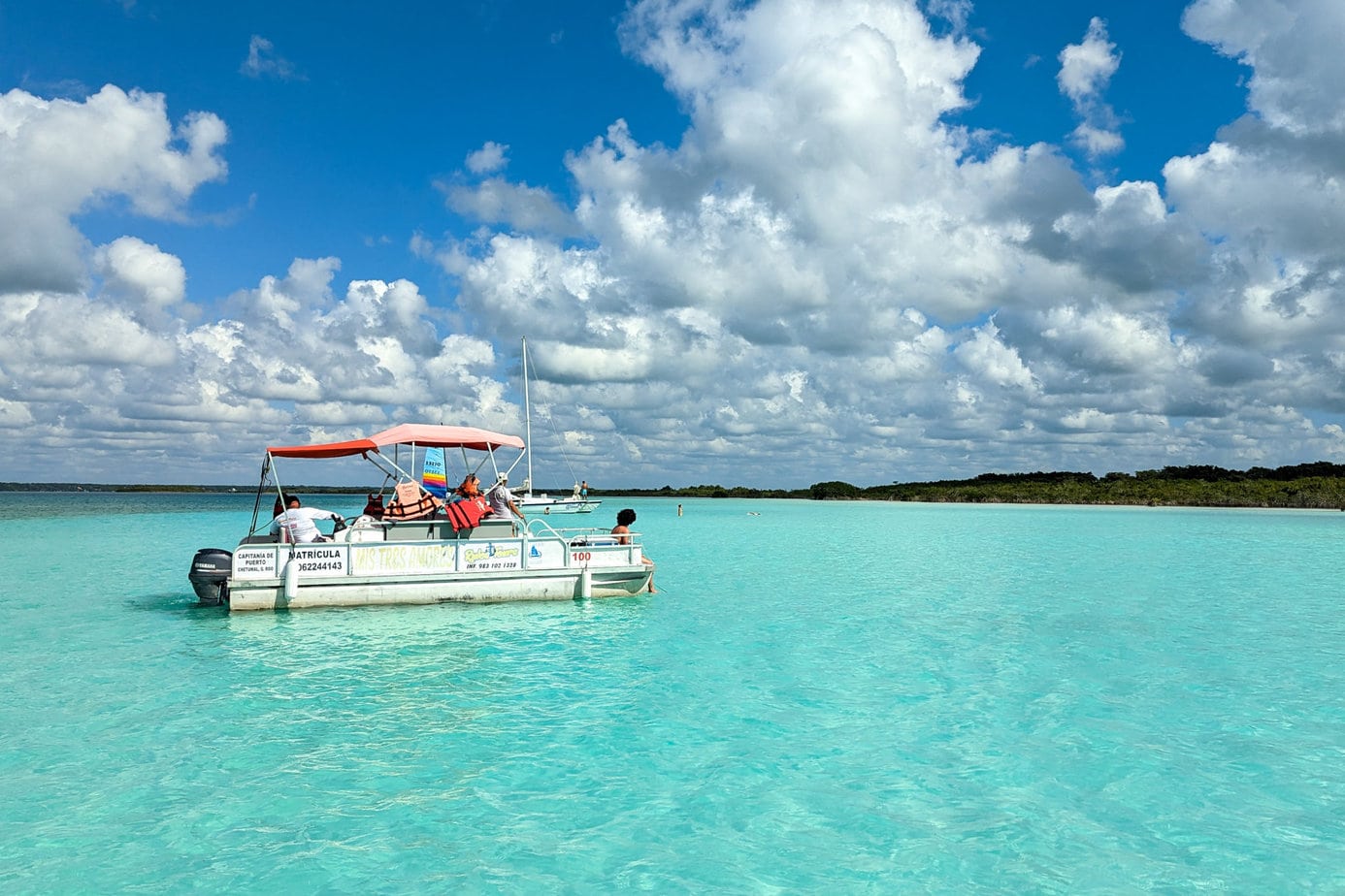 bacalar lagoon boat trip